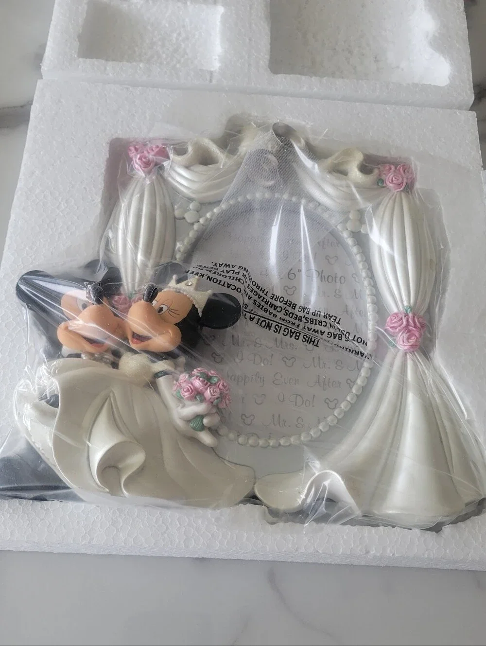 Brand New SEALED Disney Parks Exclusive Mickey And Minnie Wedding Photo Frame